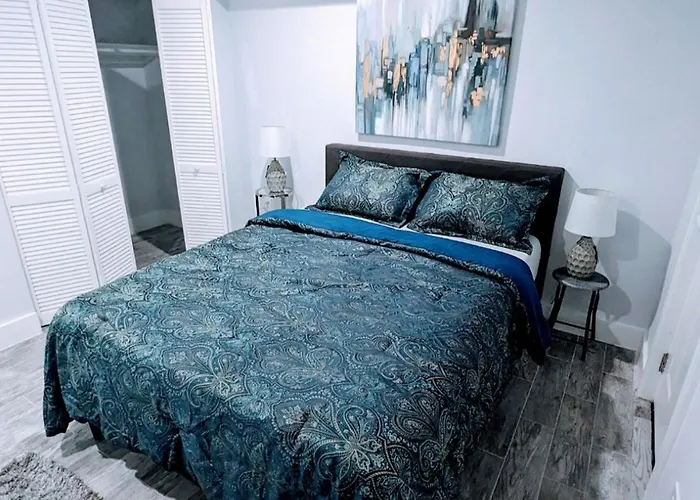 Luxurious 3 Bedroom Apt With A Beautiful Balcony