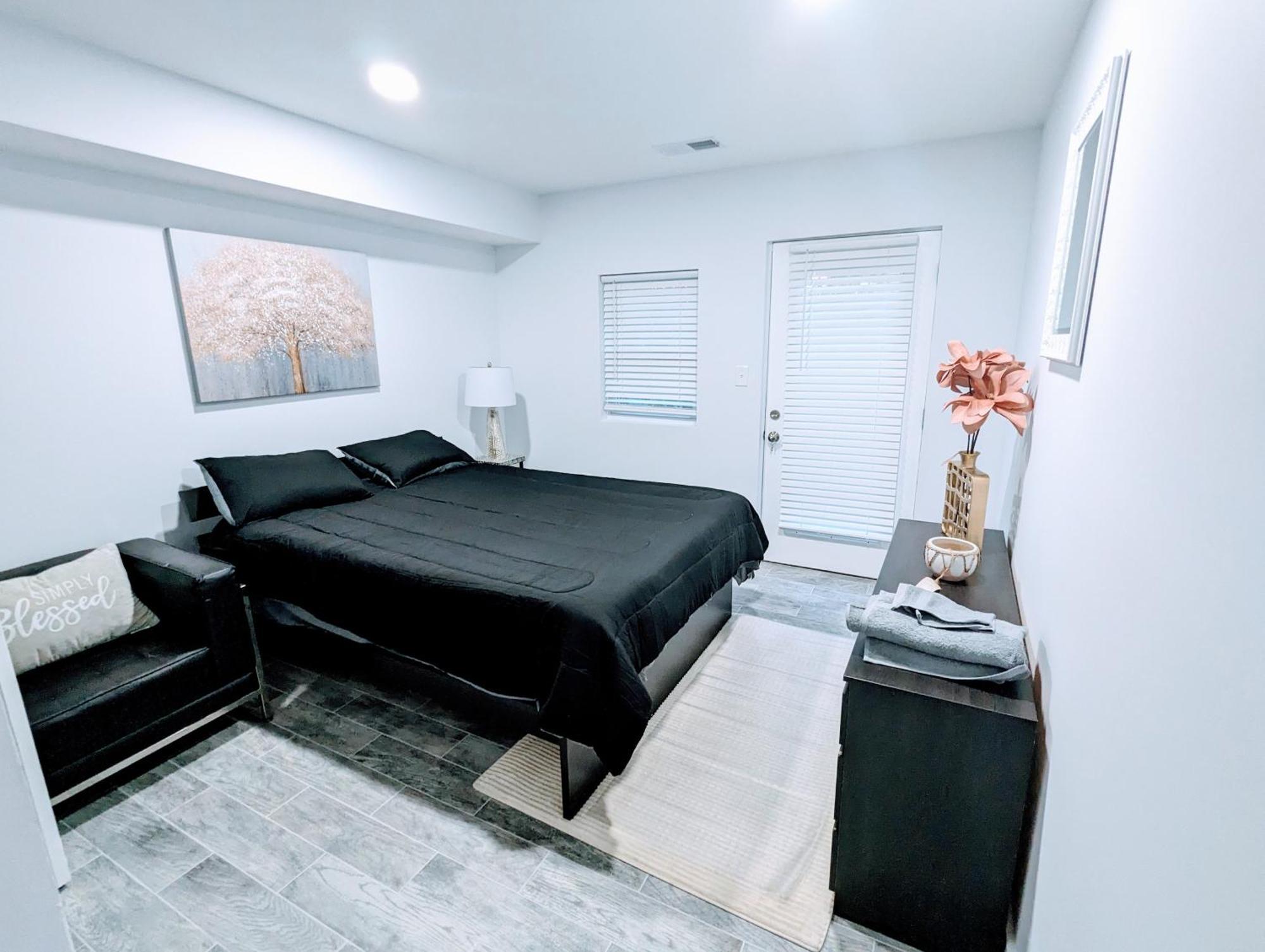 Luxurious 3 Bedroom With A Beautiful Balcony *