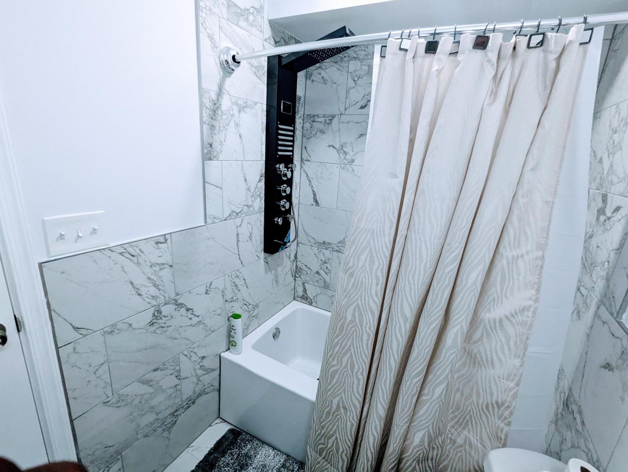 Apartment Luxurious 3 Bedroom With A Beautiful Balcony