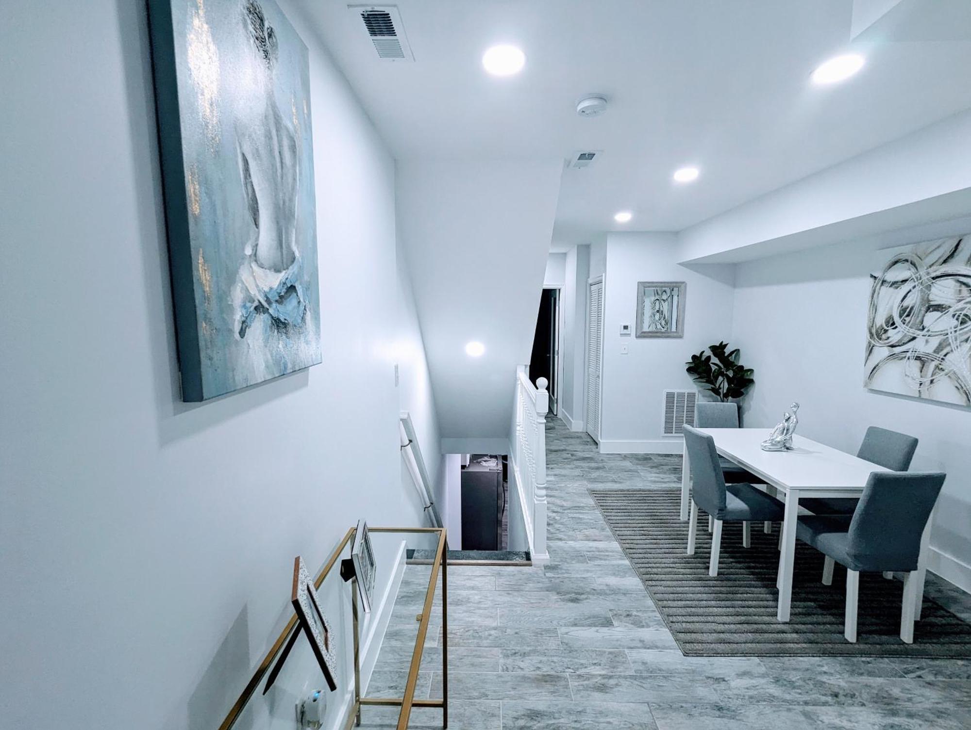 Apartment Luxurious 3 Bedroom With A Beautiful Balcony Washington