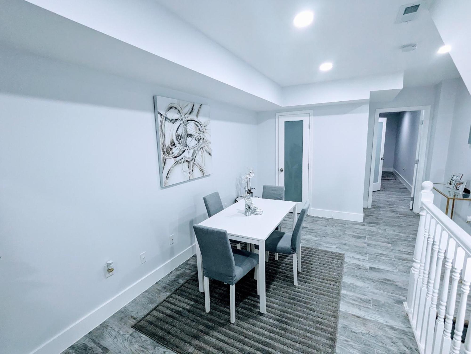 Luxurious 3 Bedroom With A Beautiful Balcony Washington