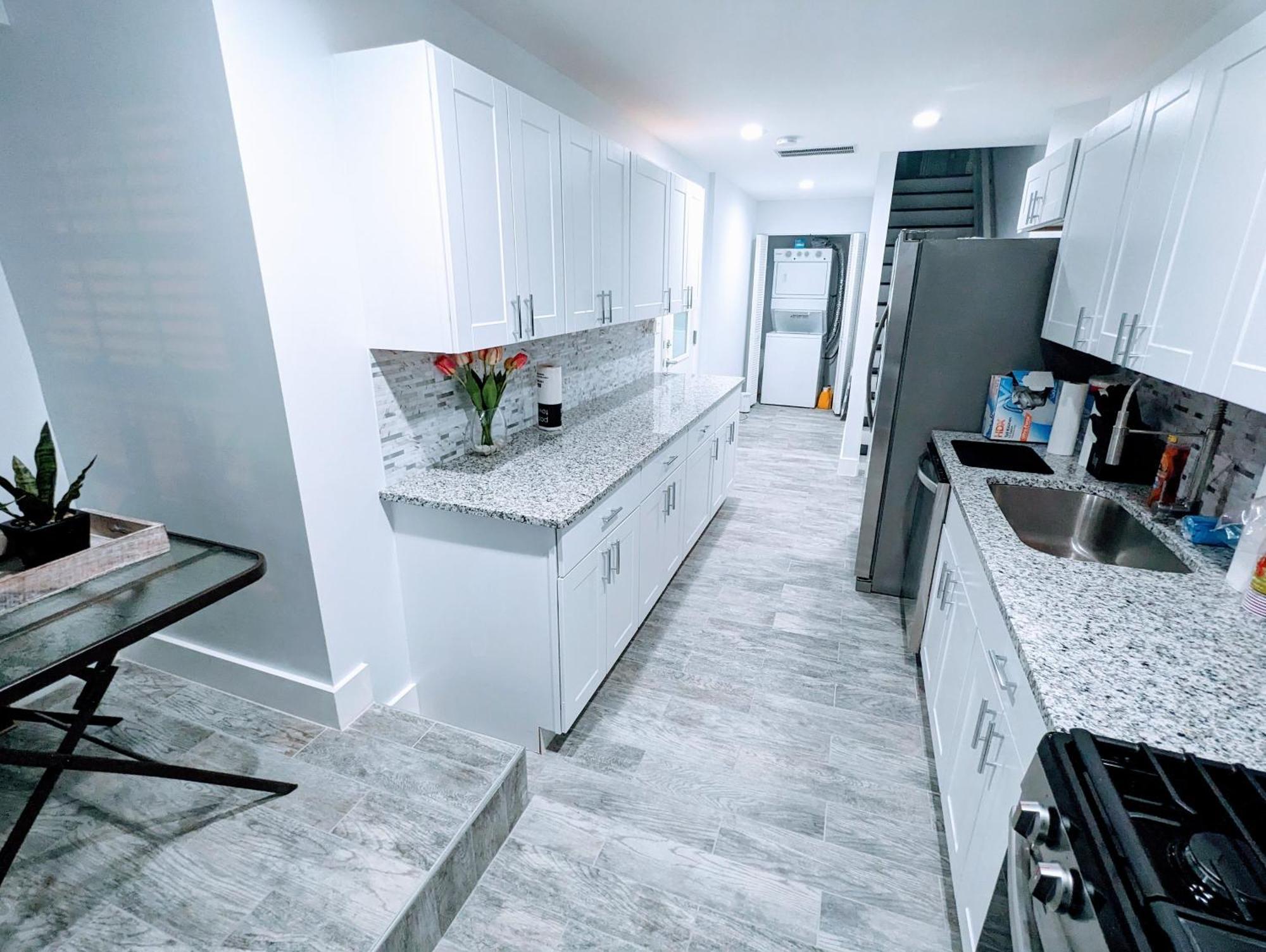 Luxurious 3 Bedroom With A Beautiful Balcony * Washington