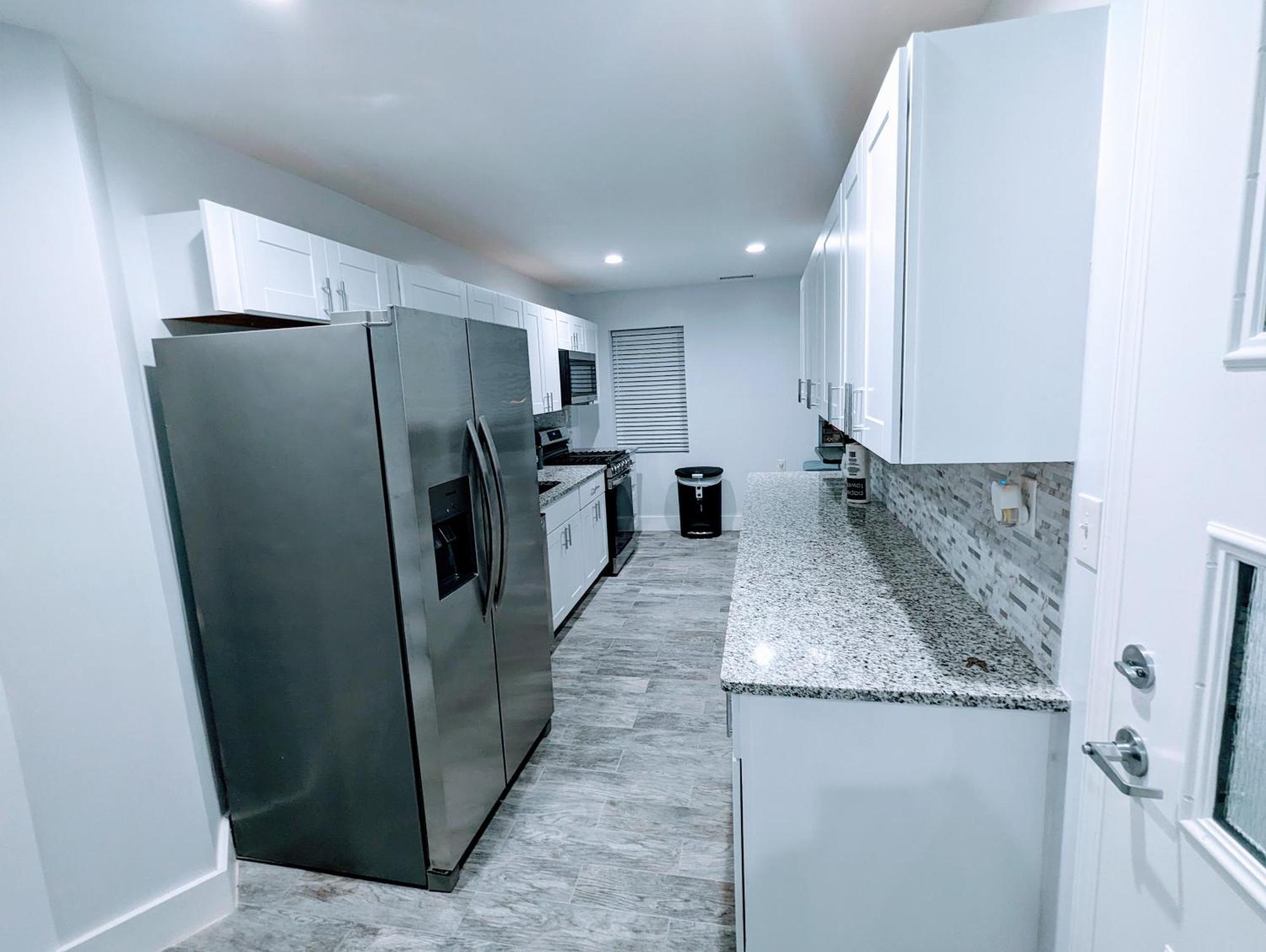 Apartment Luxurious 3 Bedroom With A Beautiful Balcony Washington