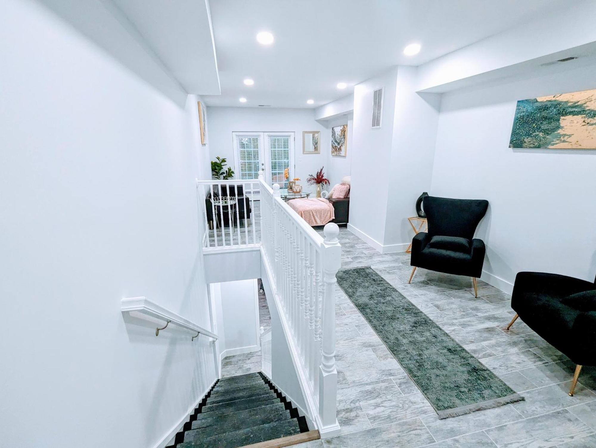 Luxurious 3 Bedroom With A Beautiful Balcony *