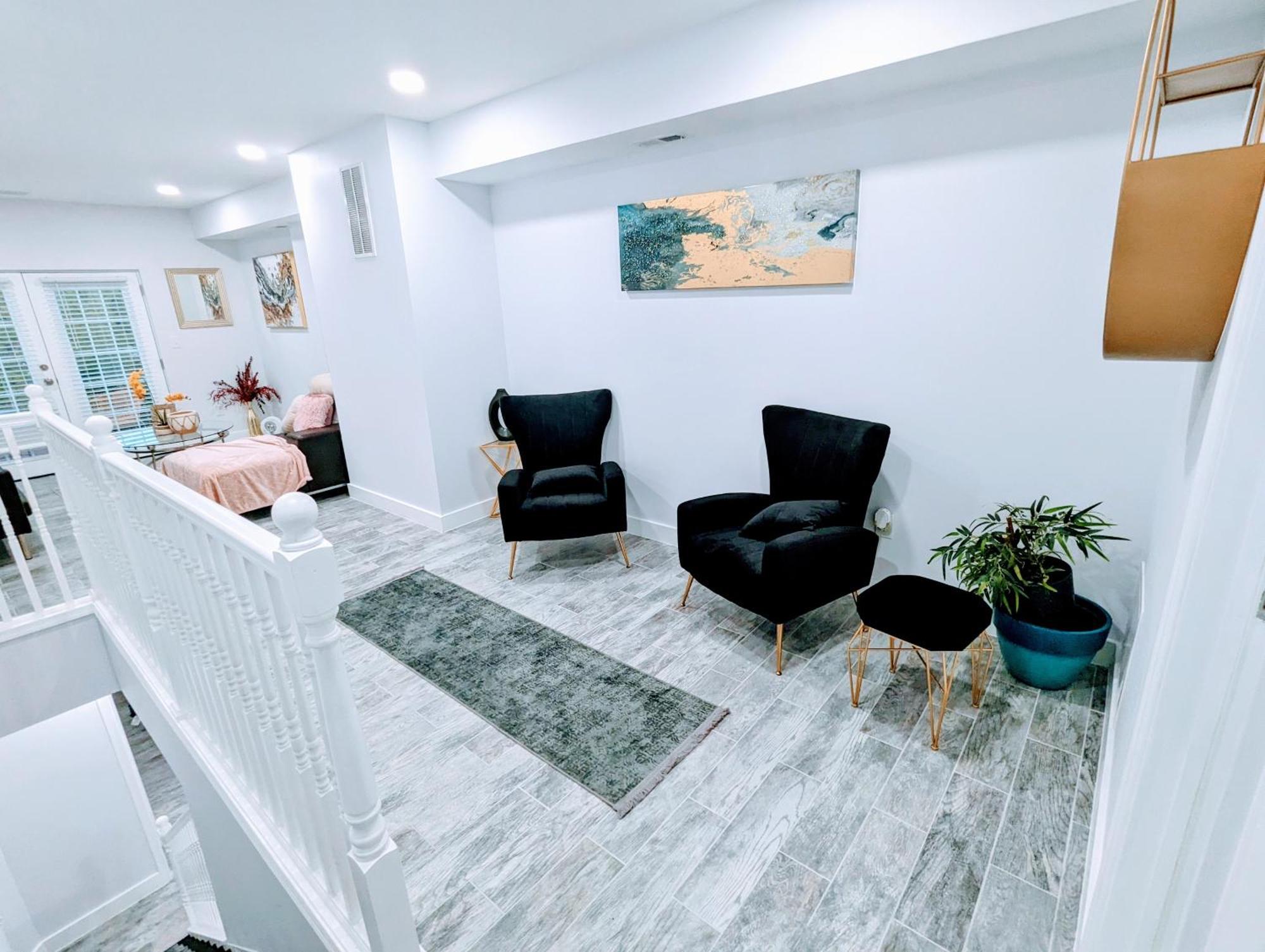 Luxurious 3 Bedroom With A Beautiful Balcony Washington