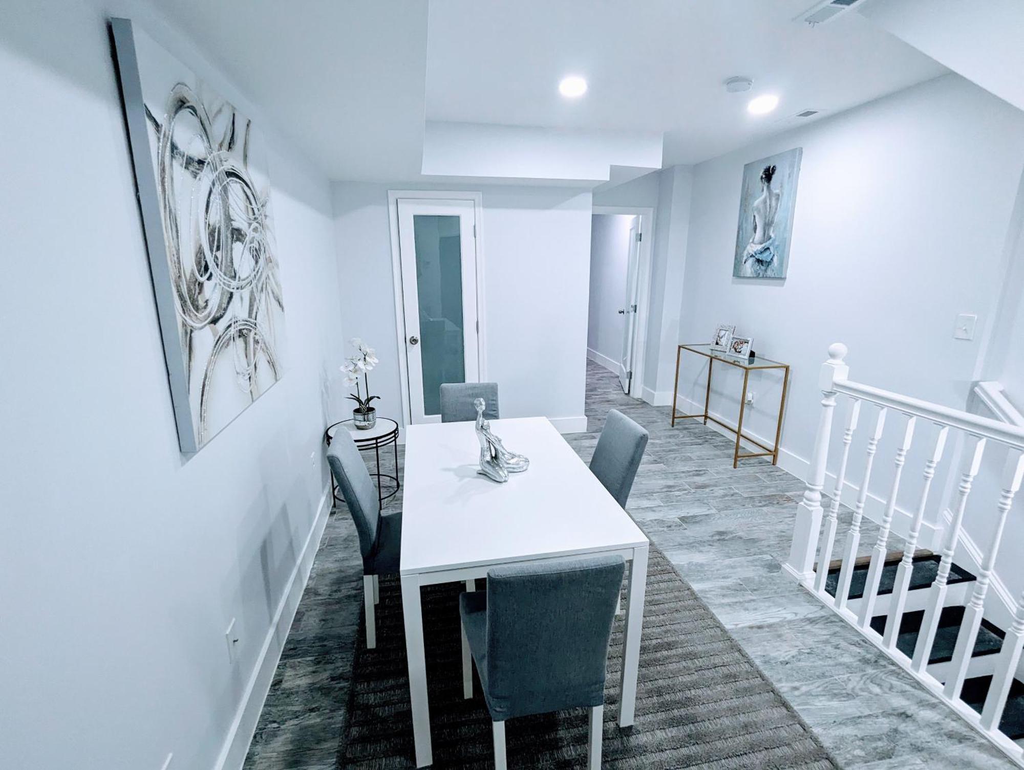 Luxurious 3 Bedroom With A Beautiful Balcony * Washington