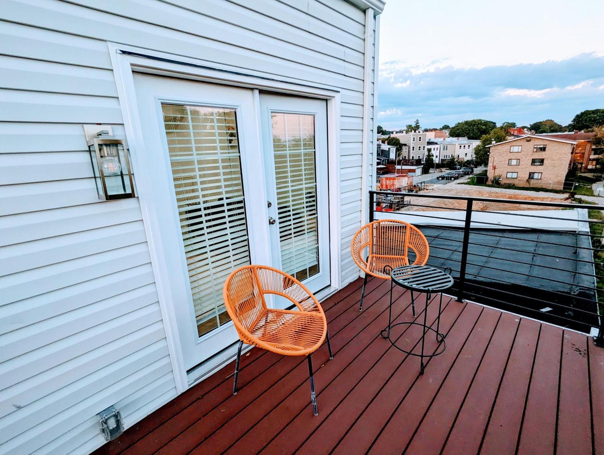 Luxurious 3 Bedroom With A Beautiful Balcony Apartment Washington