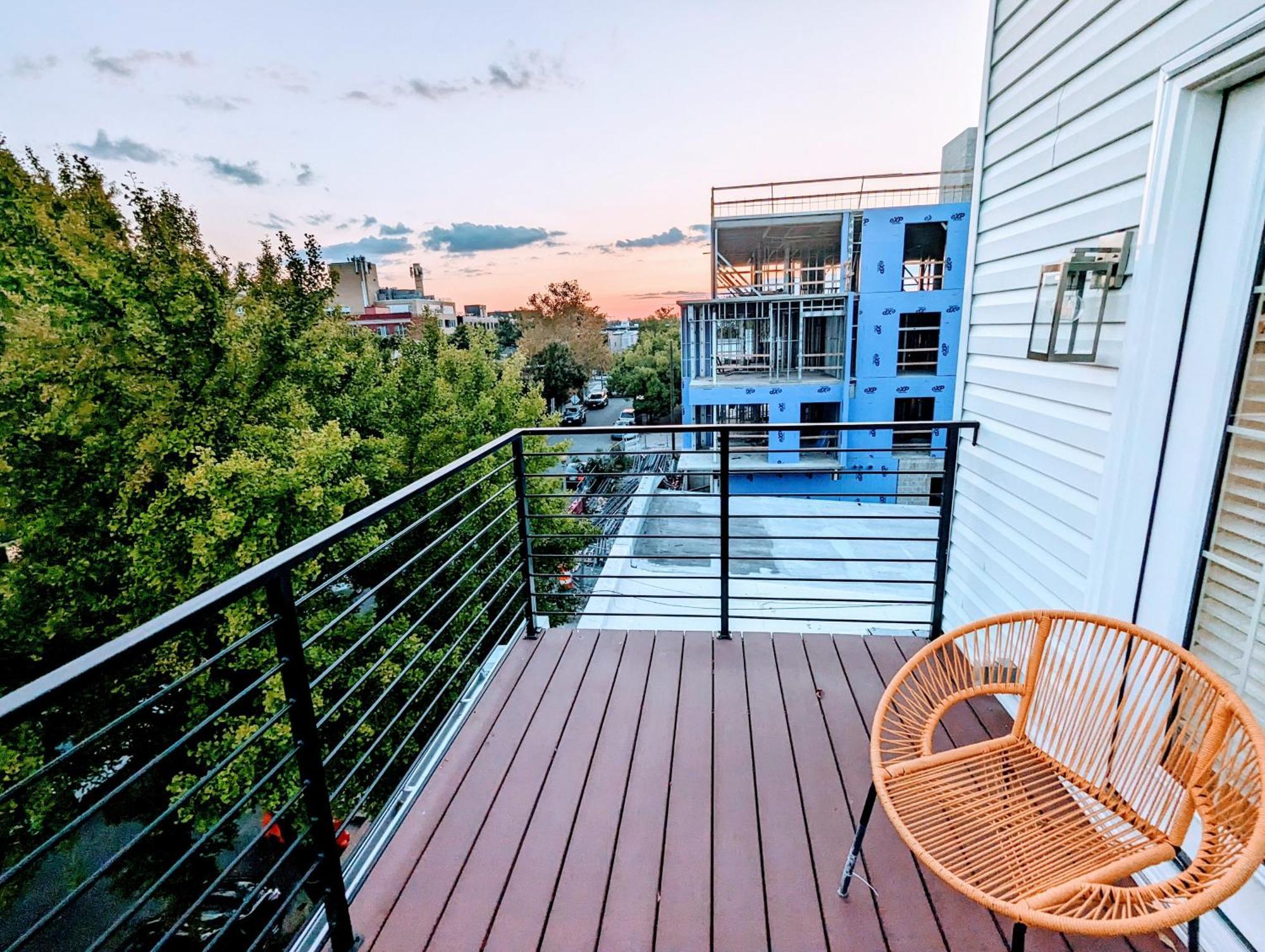 Apartment Luxurious 3 Bedroom With A Beautiful Balcony